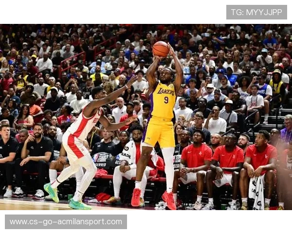 布朗尼超越老爹赛季得分与热火对决空接暴扣詹皇为核心表现精彩 布朗尼超越老爹赛季得分与热火对决空接暴扣詹皇为核心表现精彩