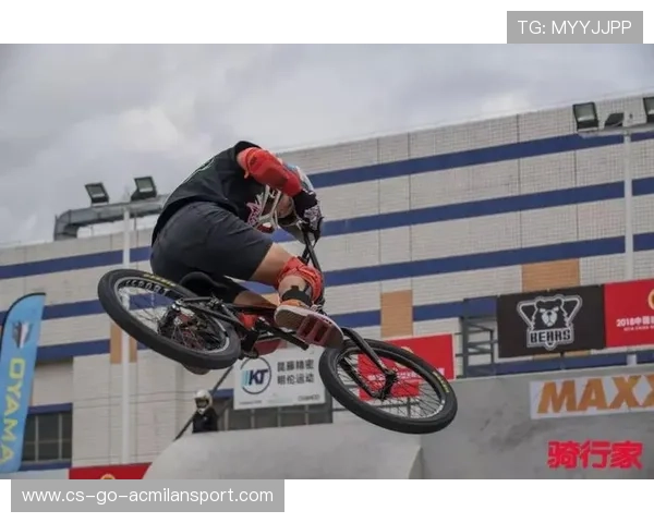 BMX 自行车空翻四周震撼评委