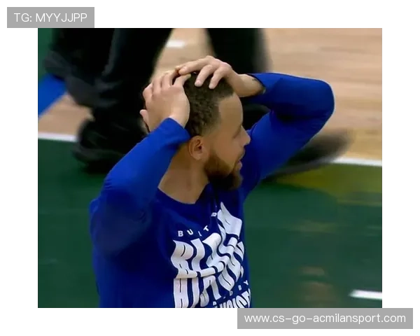 库里造犯规稳稳罚中，勇士用罚球巩固优势